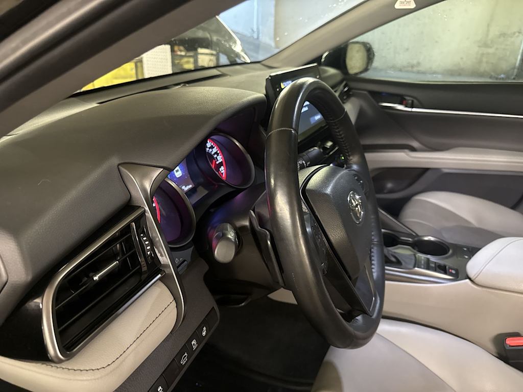 Thumbnail: 2022 Toyota Camry - 11