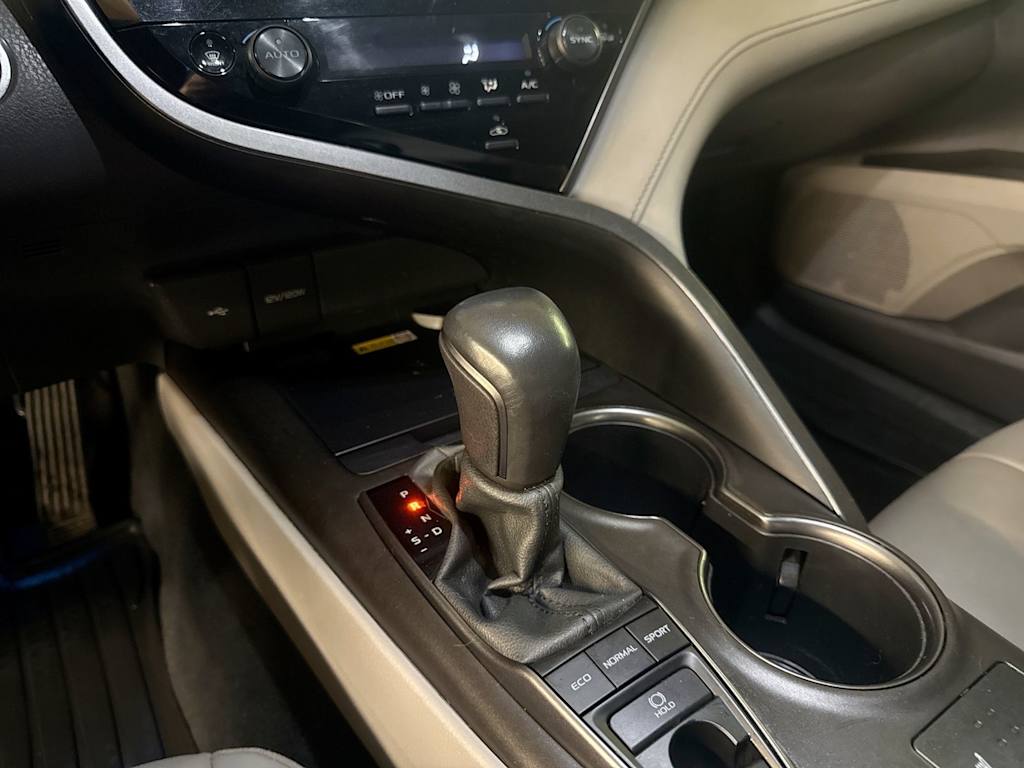 Thumbnail: 2022 Toyota Camry - 13