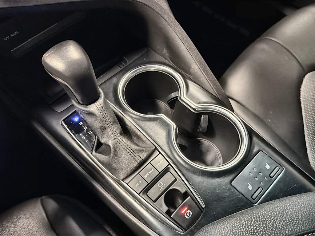 Thumbnail: 2020 Toyota Camry - 16