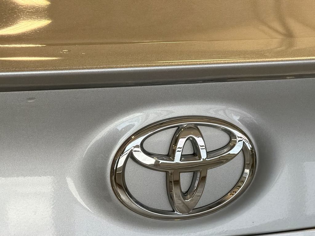 Thumbnail: 2020 Toyota Camry - 7