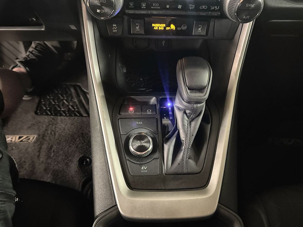 Thumbnail: 2022 Toyota RAV4 - 15