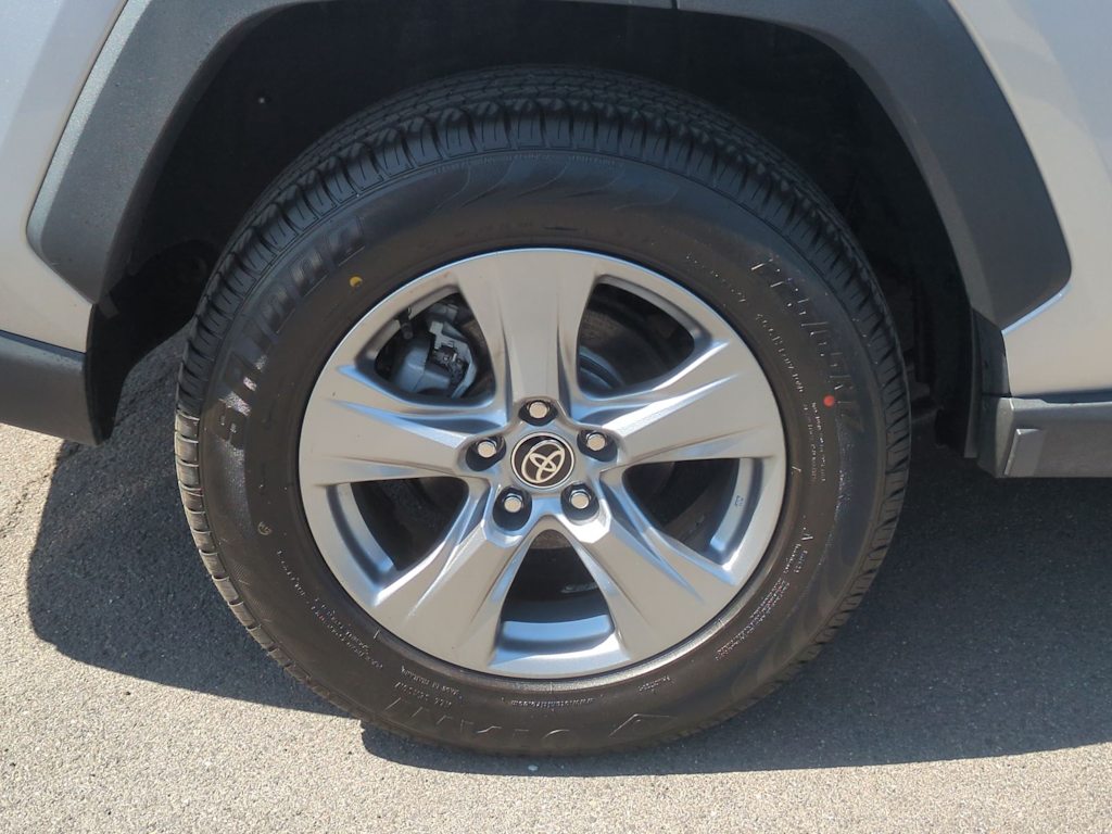 2022 Toyota RAV4 XLE 8