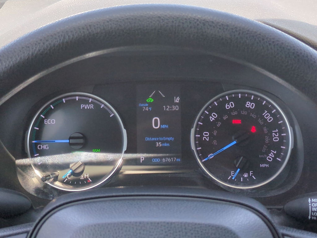2022 Toyota RAV4 XLE 17