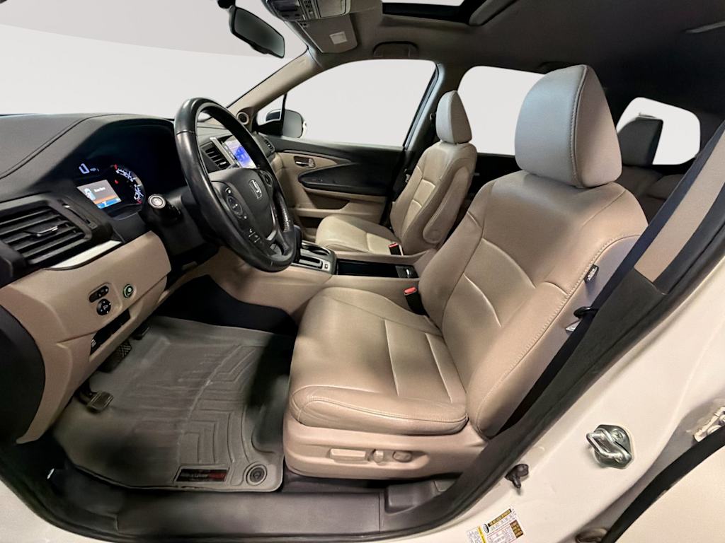 Thumbnail: 2016 Honda Pilot - 11