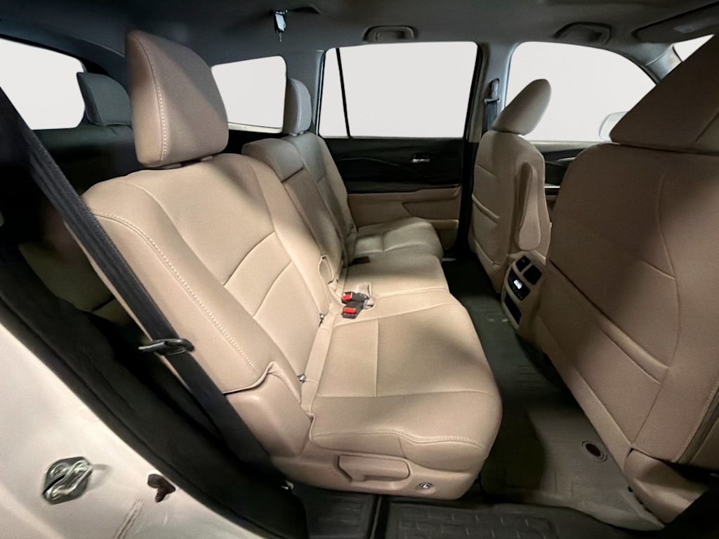 Thumbnail: 2016 Honda Pilot - 30