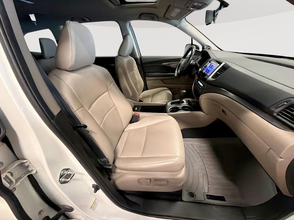 Thumbnail: 2016 Honda Pilot - 12
