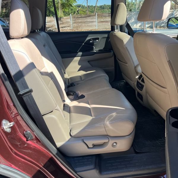 Thumbnail: 2018 Honda Pilot - 24