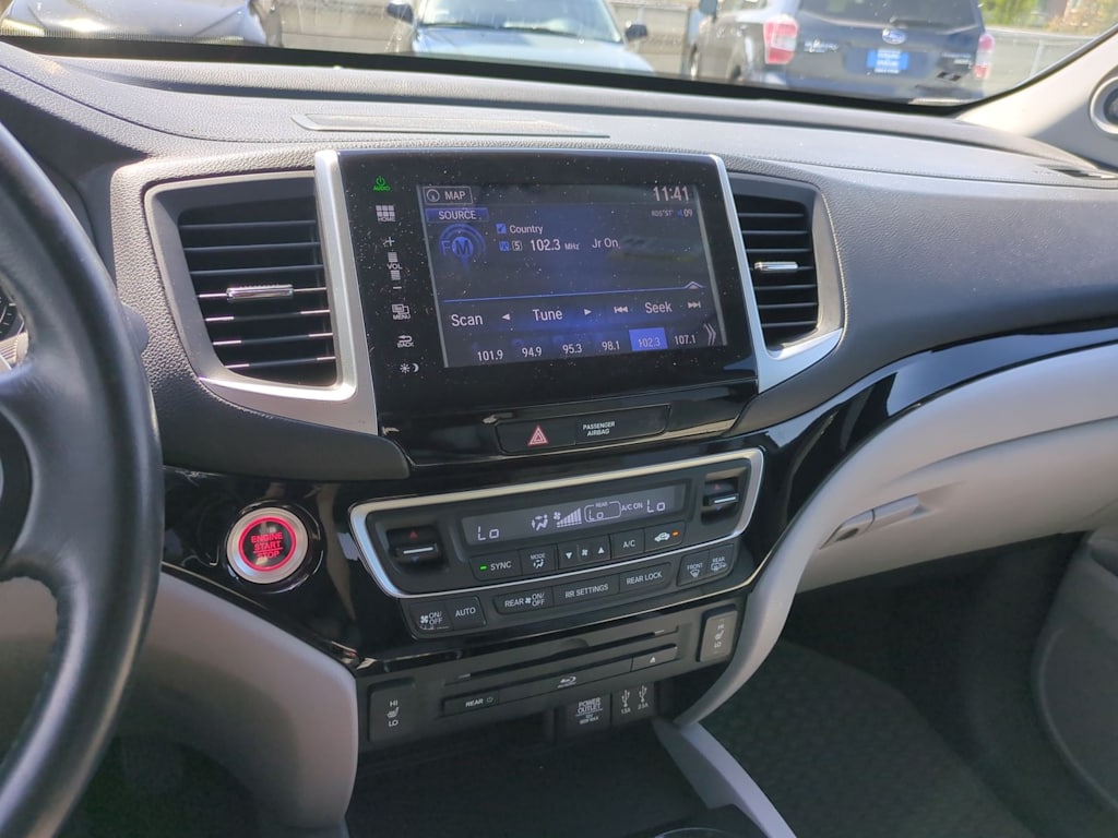 Thumbnail: 2016 Honda Pilot - 14