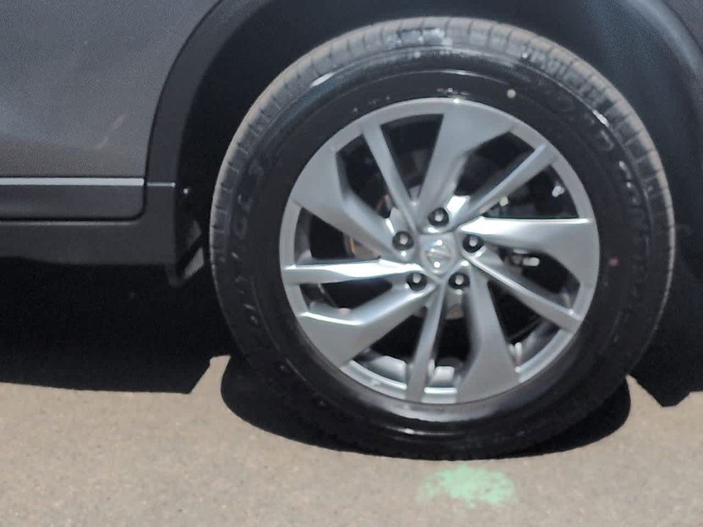 Thumbnail: 2015 Nissan Rogue - 8