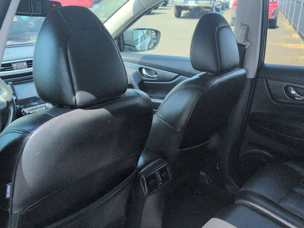 Thumbnail: 2015 Nissan Rogue - 11