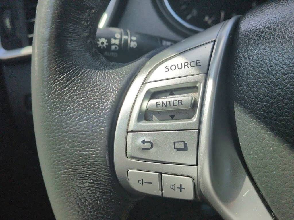 Thumbnail: 2015 Nissan Rogue - 29