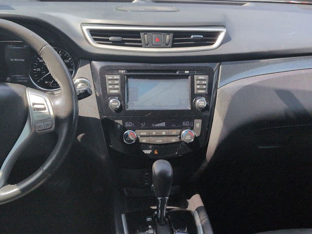 Thumbnail: 2015 Nissan Rogue - 14