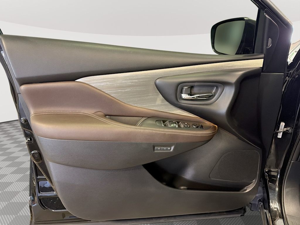 Thumbnail: 2017 Nissan Murano - 25
