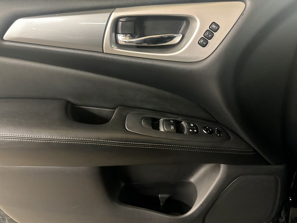 Thumbnail: 2018 Nissan Pathfinder - 26