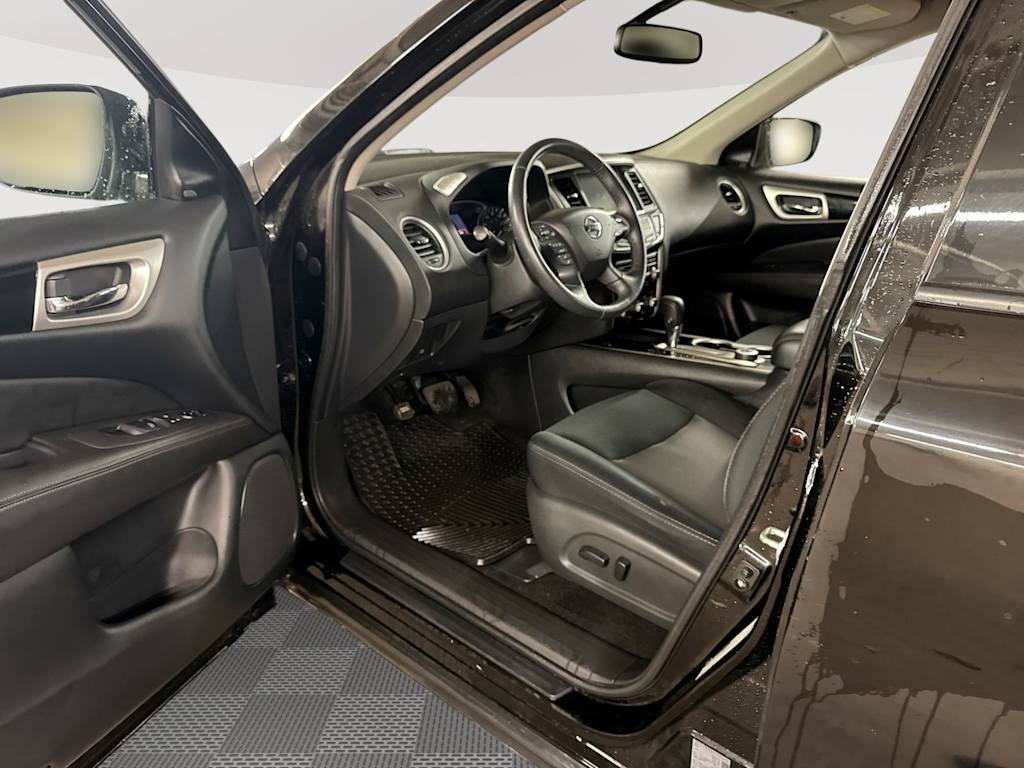 Thumbnail: 2019 Nissan Pathfinder - 25