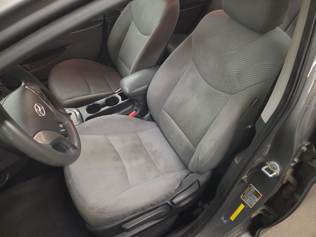 Thumbnail: 2013 Hyundai Elantra - 10