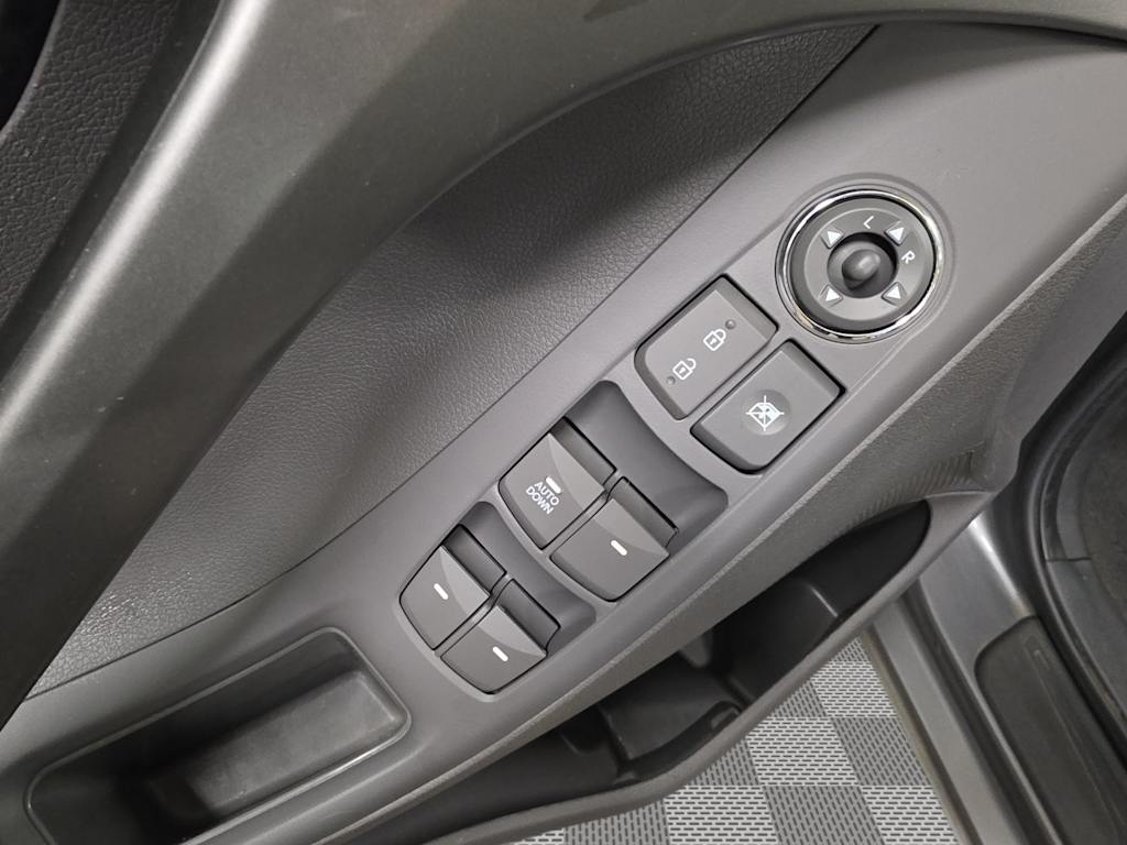 Thumbnail: 2013 Hyundai Elantra - 23