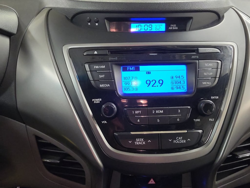 Thumbnail: 2013 Hyundai Elantra - 12