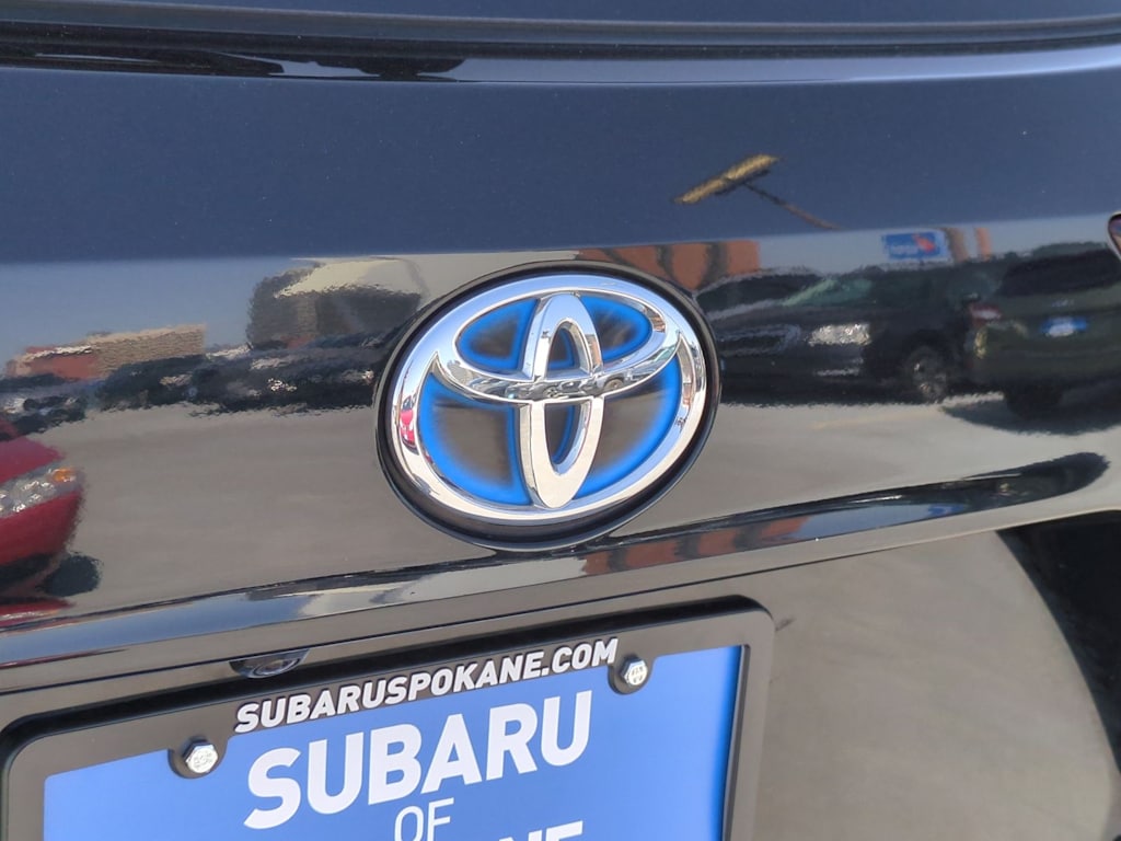 2022 Toyota Highlander LE 7