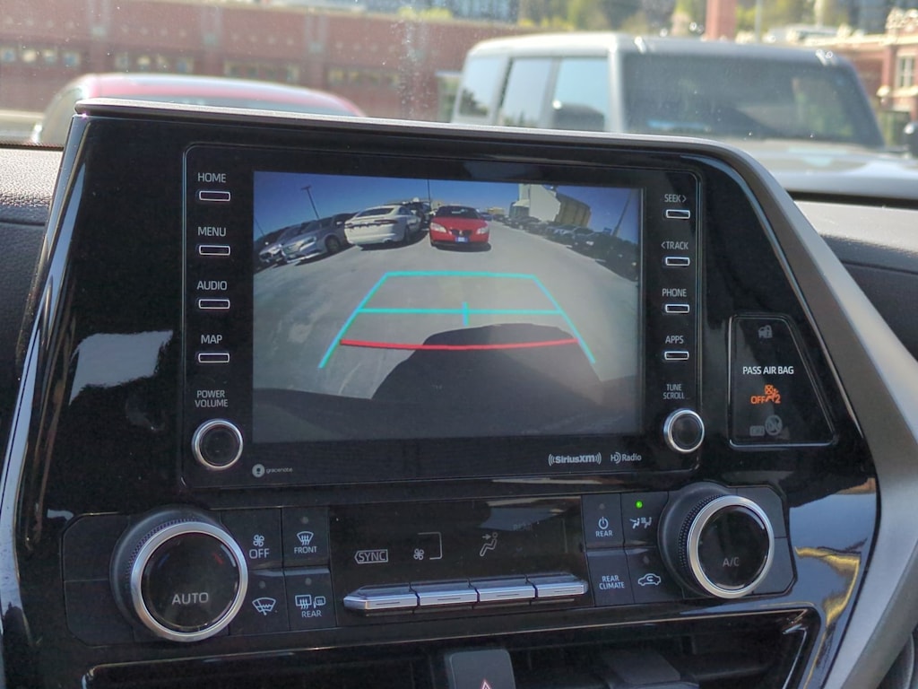 2022 Toyota Highlander LE 35
