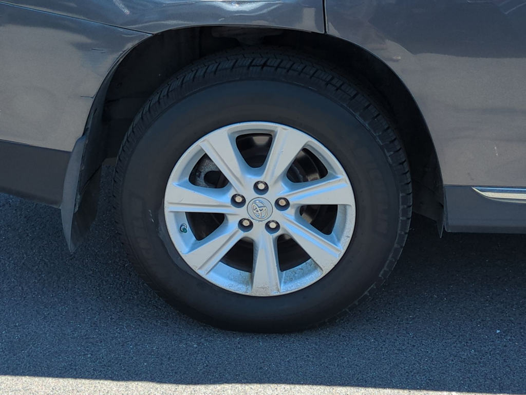 Thumbnail: 2013 Toyota Highlander - 8