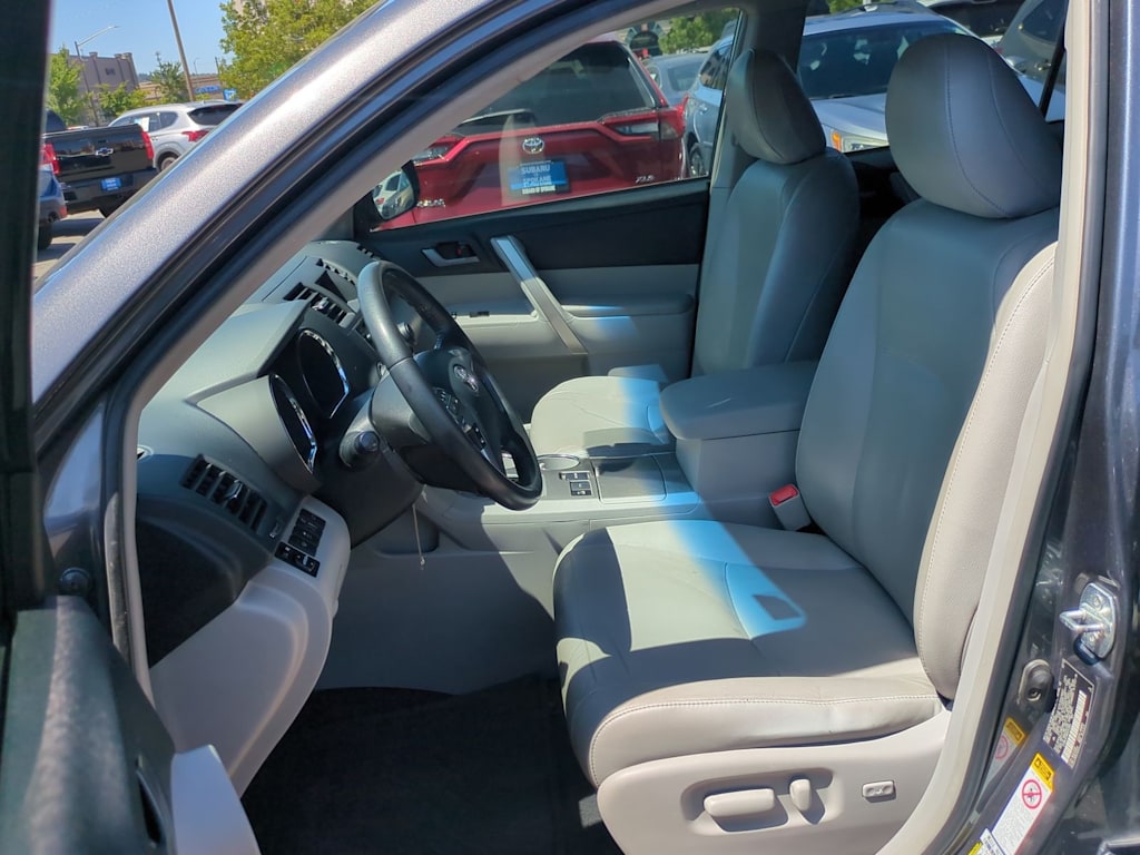 Thumbnail: 2013 Toyota Highlander - 11