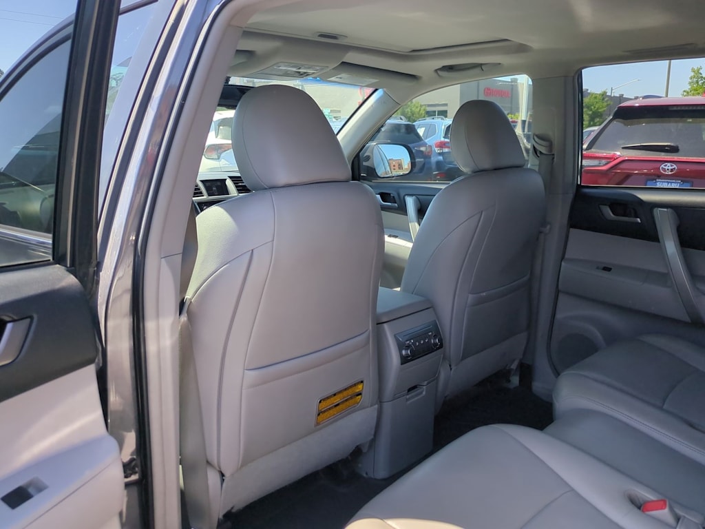 Thumbnail: 2013 Toyota Highlander - 13