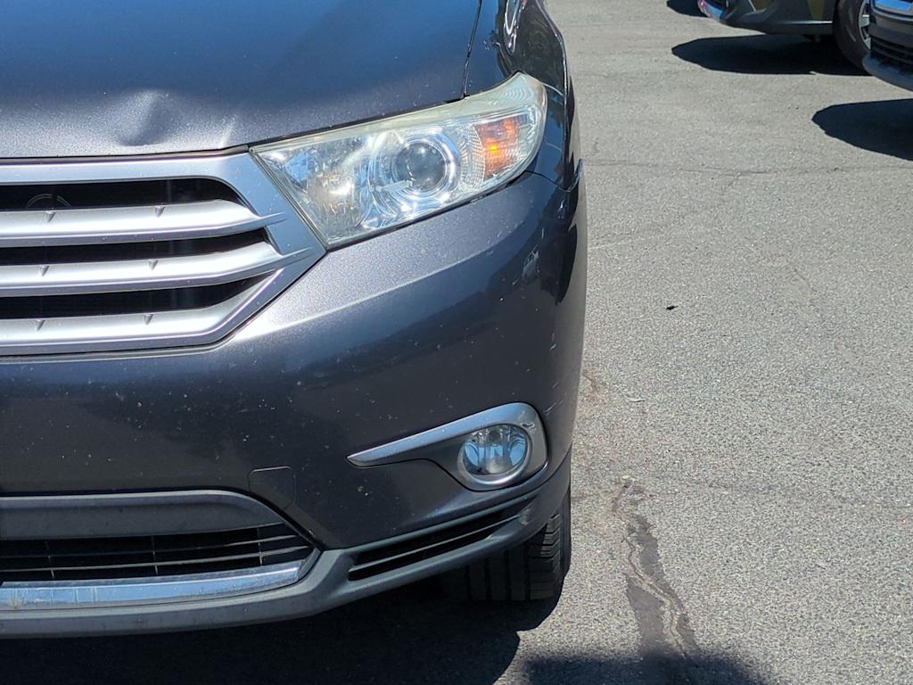 Thumbnail: 2013 Toyota Highlander - 24