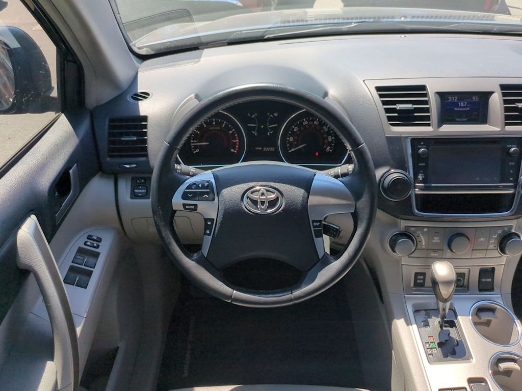Thumbnail: 2013 Toyota Highlander - 14