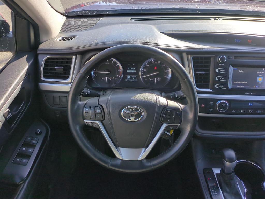 Thumbnail: 2015 Toyota Highlander - 13