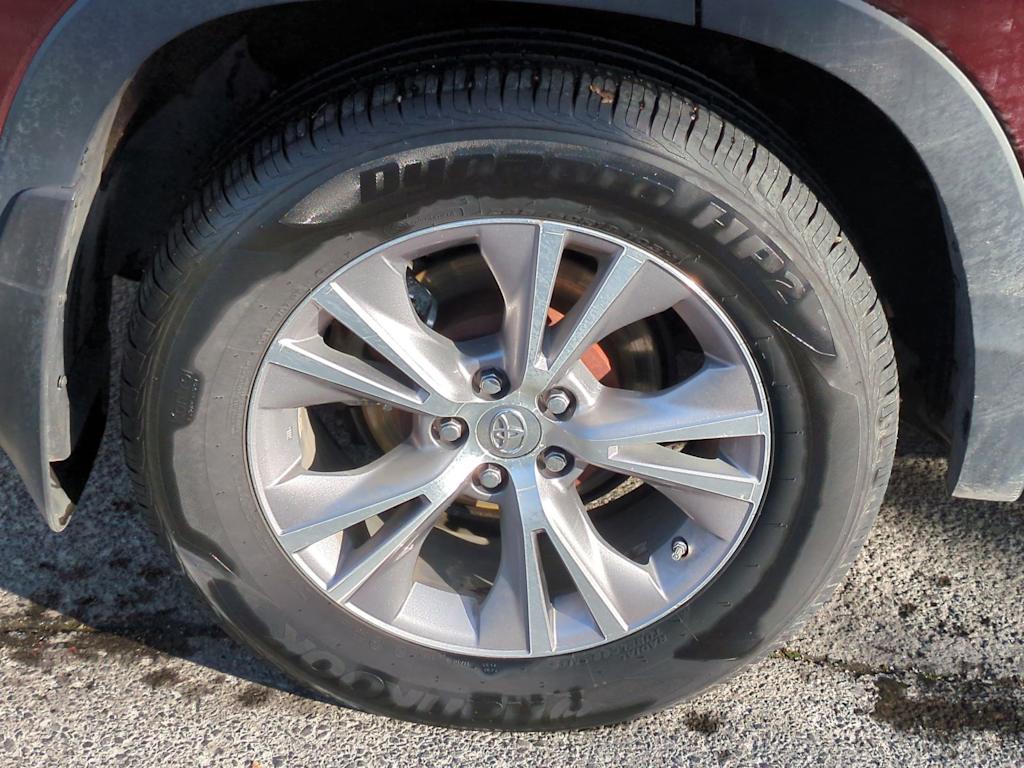 Thumbnail: 2015 Toyota Highlander - 8