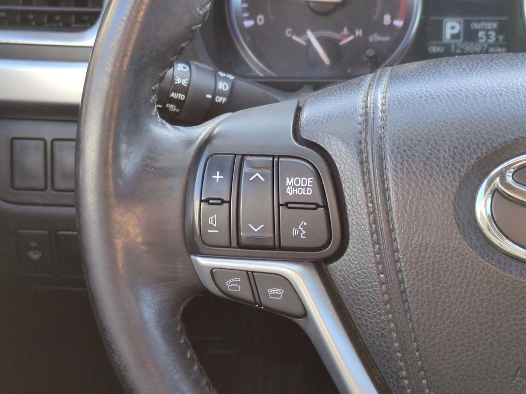 Thumbnail: 2015 Toyota Highlander - 27