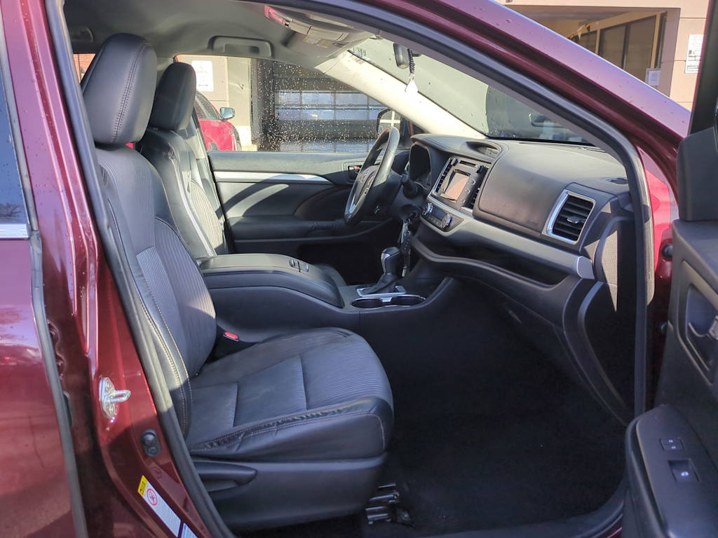 Thumbnail: 2015 Toyota Highlander - 11