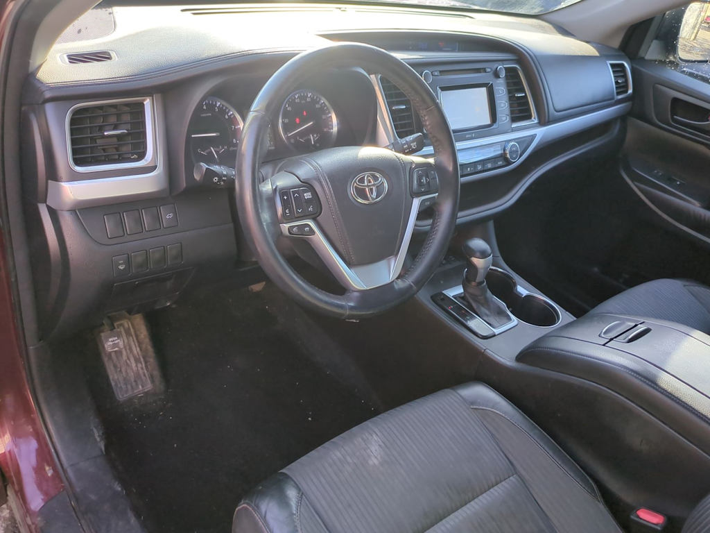 Thumbnail: 2015 Toyota Highlander - 2