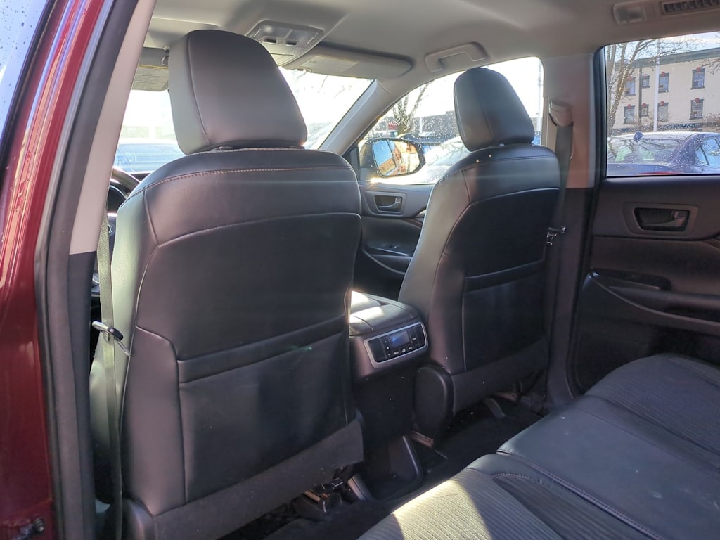 Thumbnail: 2015 Toyota Highlander - 12