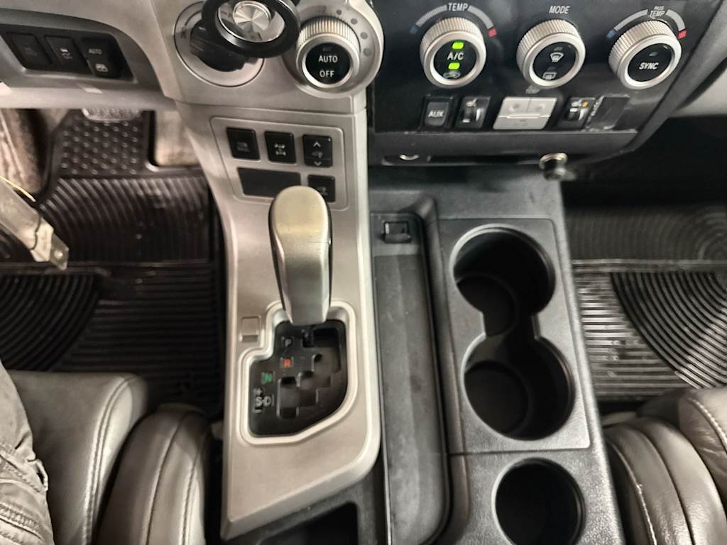 Thumbnail: 2008 Toyota Sequoia - 15