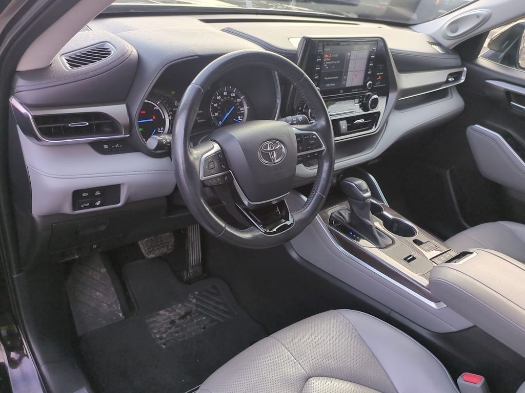 Thumbnail: 2021 Toyota Highlander - 2