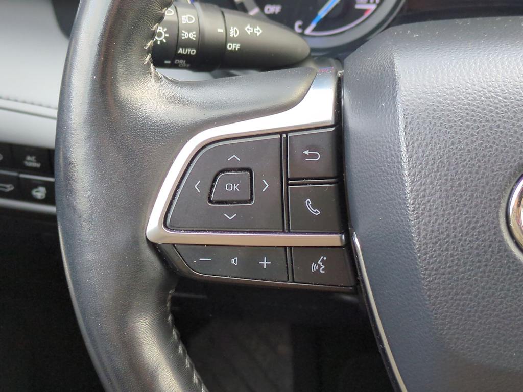 Thumbnail: 2021 Toyota Highlander - 30