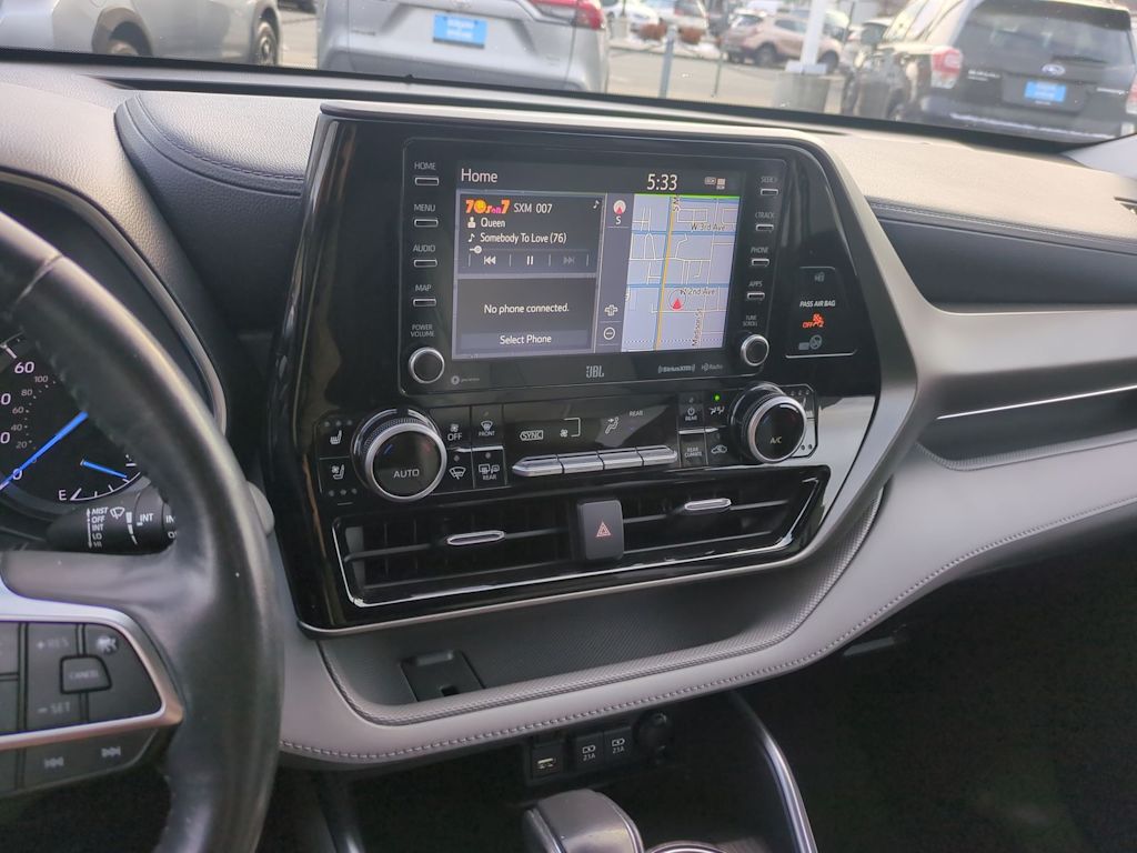Thumbnail: 2021 Toyota Highlander - 15