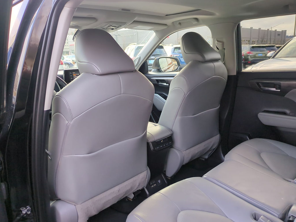 Thumbnail: 2021 Toyota Highlander - 13