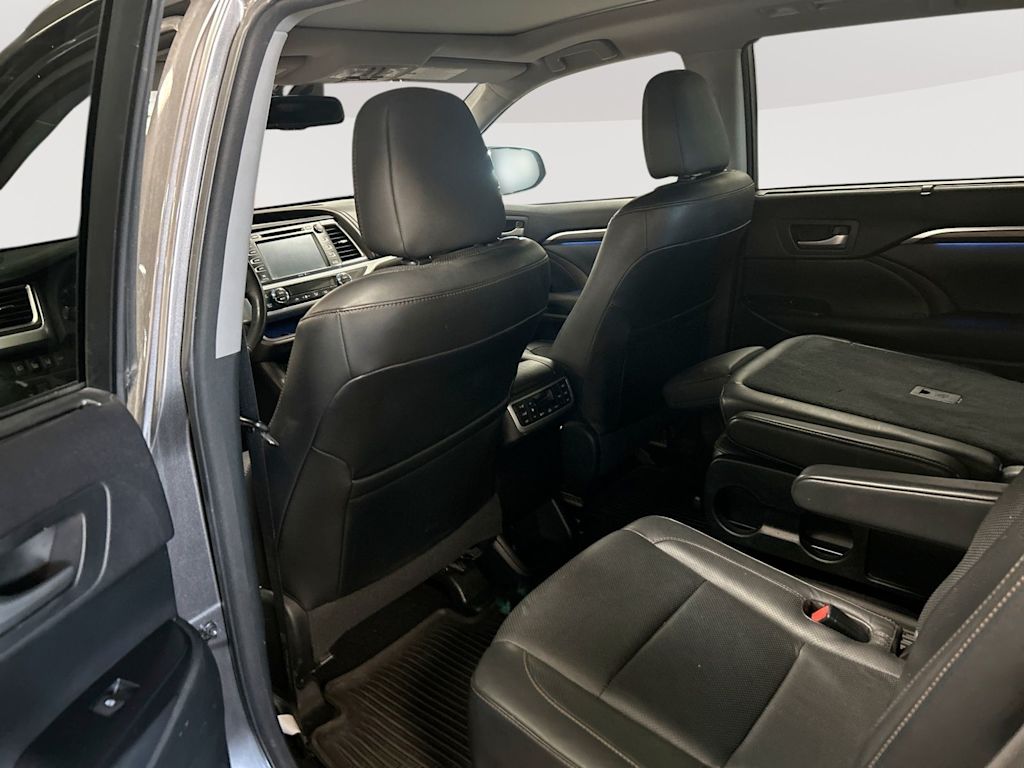Thumbnail: 2015 Toyota Highlander - 12