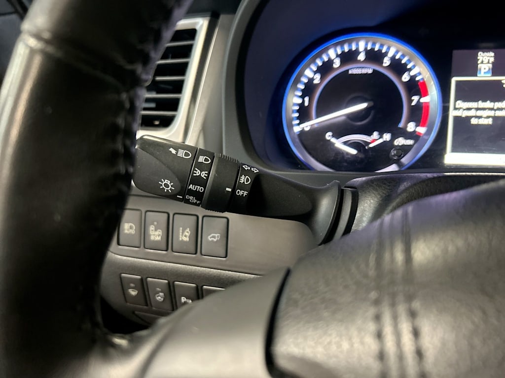 Thumbnail: 2015 Toyota Highlander - 15