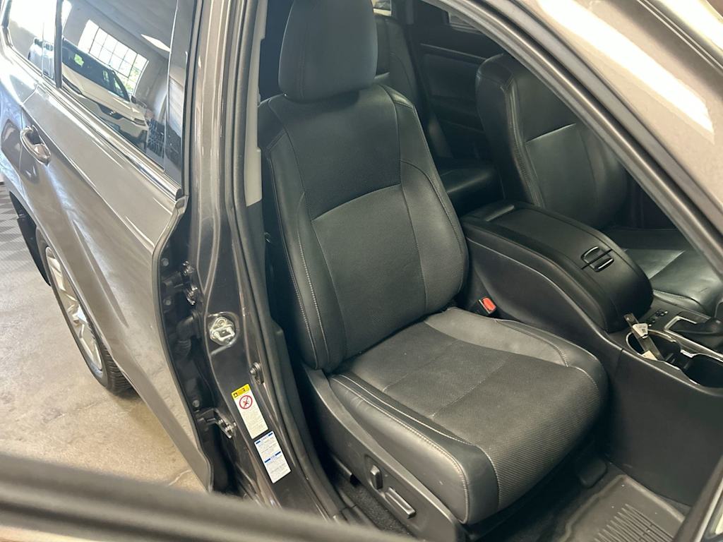 Thumbnail: 2015 Toyota Highlander - 11