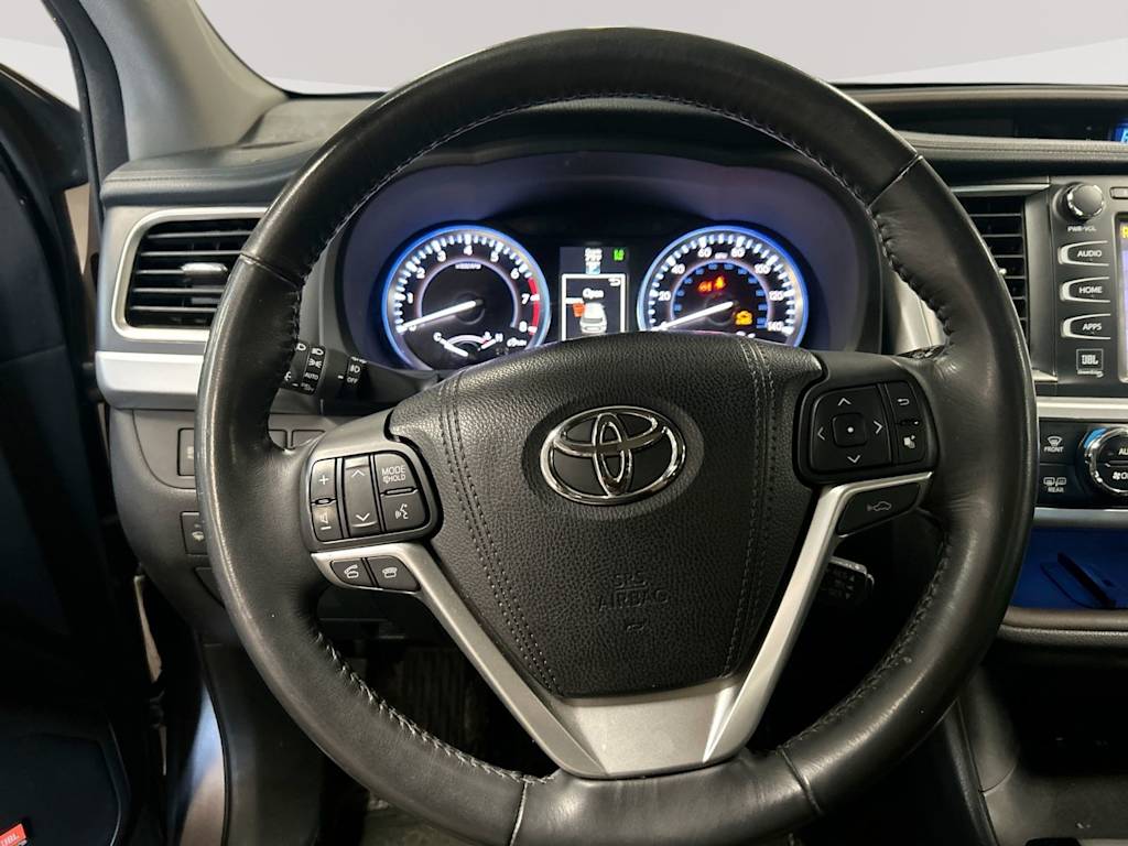 Thumbnail: 2015 Toyota Highlander - 13