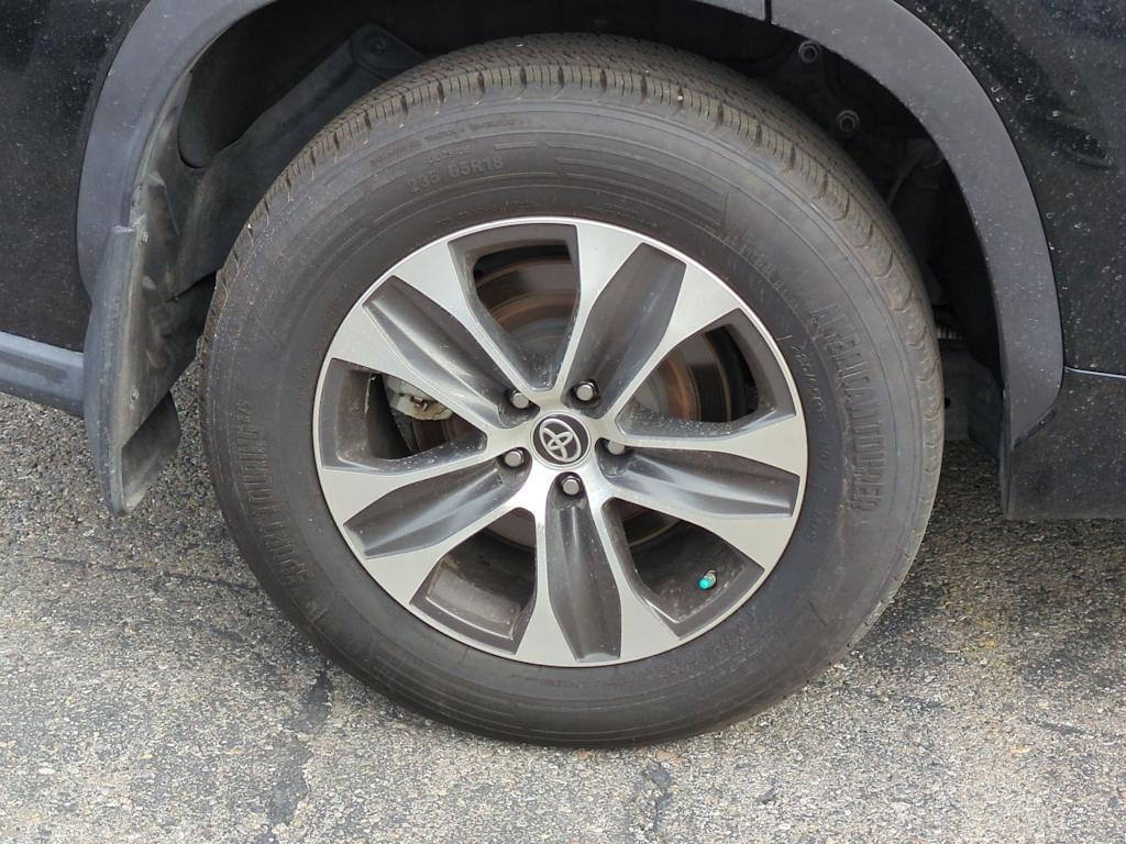 Thumbnail: 2021 Toyota Highlander - 8