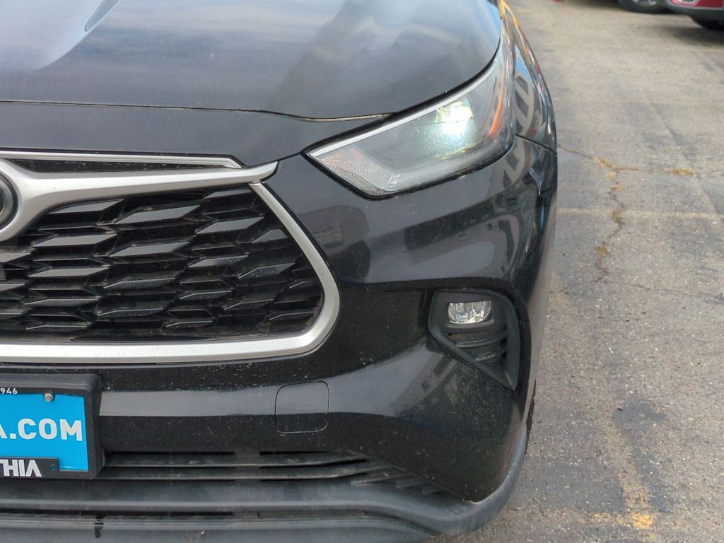 Thumbnail: 2021 Toyota Highlander - 25