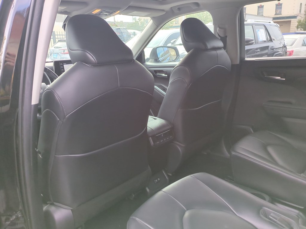 Thumbnail: 2021 Toyota Highlander - 13