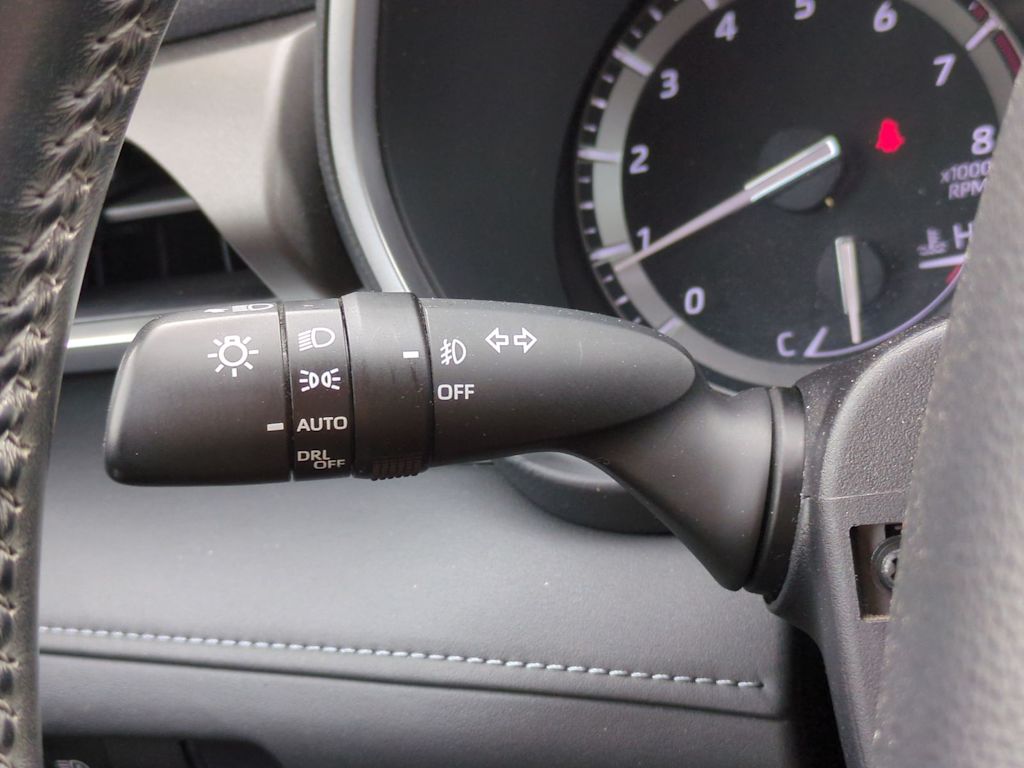 Thumbnail: 2021 Toyota Highlander - 34