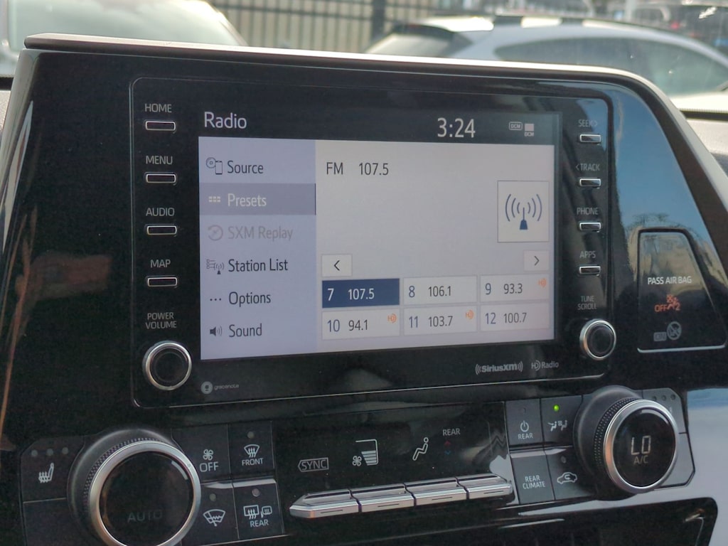 Thumbnail: 2021 Toyota Highlander - 36