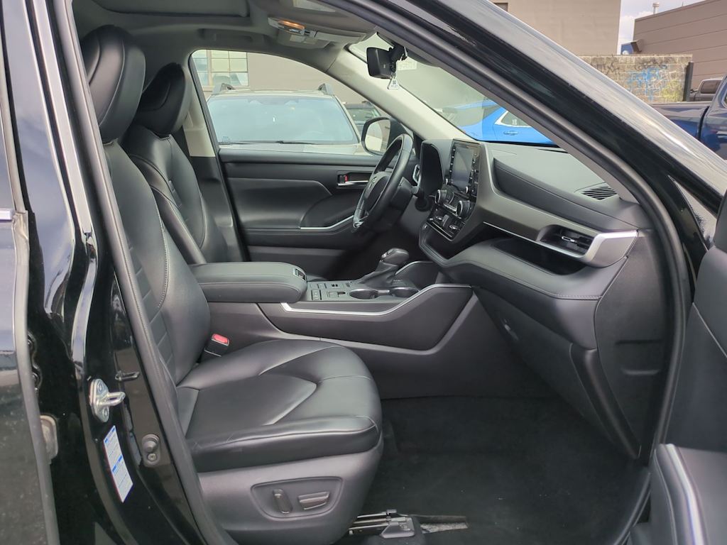 Thumbnail: 2021 Toyota Highlander - 12